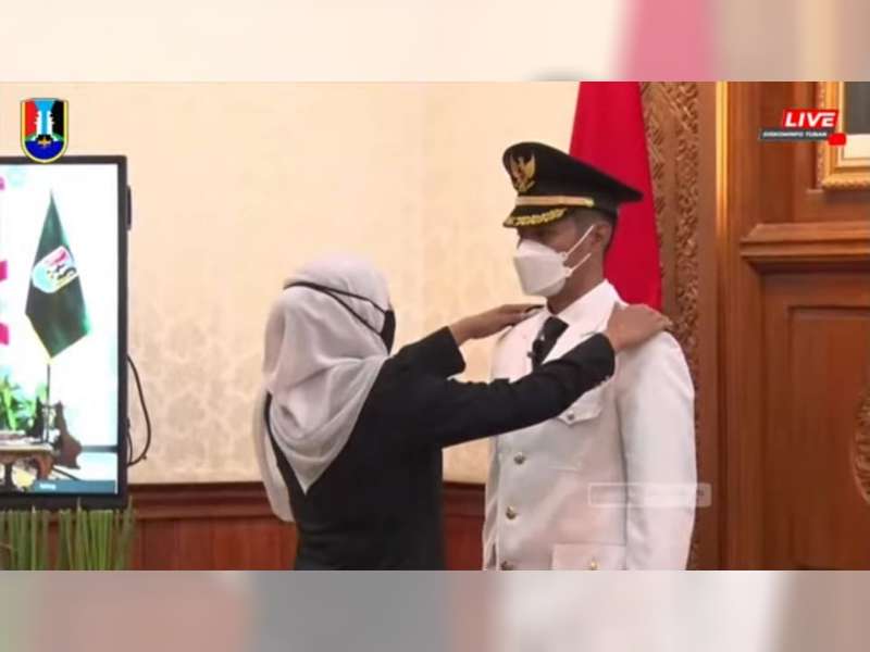 Gubernur Jawa Timur Khofifah Indar Parawansa Lantik Bupati dan Wakil Bupati Tuban
