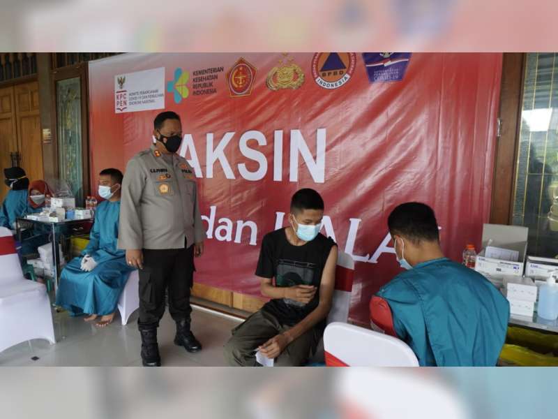 Sukseskan Program Pemerintah, Polres Bojonegoro Gelar Vaksinasi Corona Massal