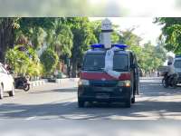 Imbau Warga Patuhi PPKM Darurat, Polisi Bojonegoro Gunakan Replika Keranda Mayat dan Pocong