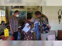 Bupati Blora Tinjau Pelaksanaan Vaksinasi 'Jemput Bola' bagi Lansia
