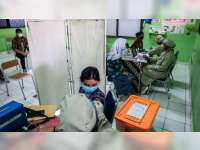 Vaksinasi COVID-19 di Bojonegoro Masih Diprioritaskan bagi Lansia dan Usia 18 Tahun ke Atas