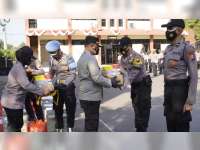 Tingkatkan Imun Anggota, Kapolres Bojonegoro Beri Bantuan Vitamin dan Suplemen