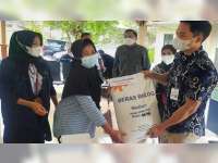Pemkab Bojonegoro Salurkan Bansos 40 Ribu Paket Beras bagi Masyarakat Terdampak PPKM