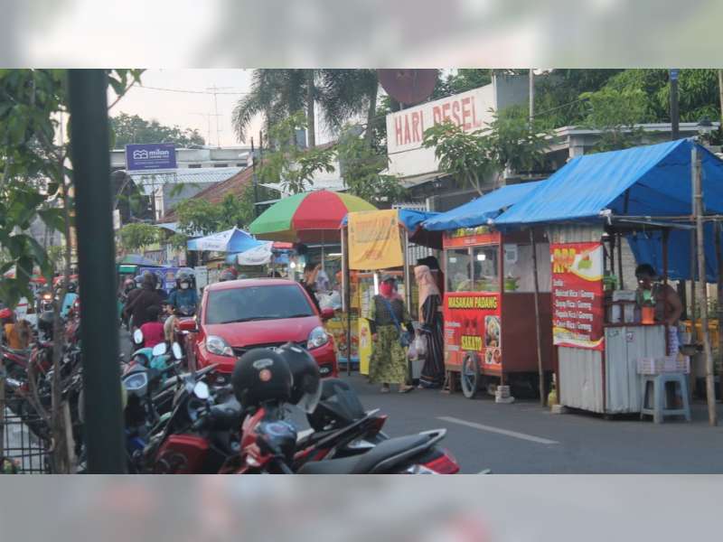 Pemerintah Siapkan Bantuan Sosial 5 Ribu Paket Beras bagi PKL Terdampak PPKM di Bojonegoro