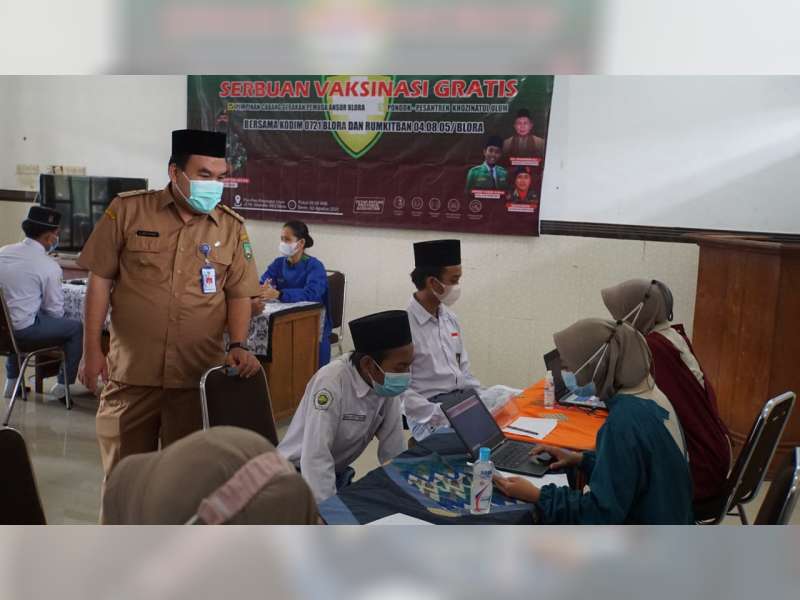 Tinjau Vaksinasi Corona, Bupati Blora Apresiasi Kerjasama Kodim dan GP Ansor