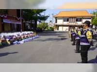 Kapolres Bojonegoro Distribusikan Bantuan 100 Paket Peralatan Penanganan COVID-19