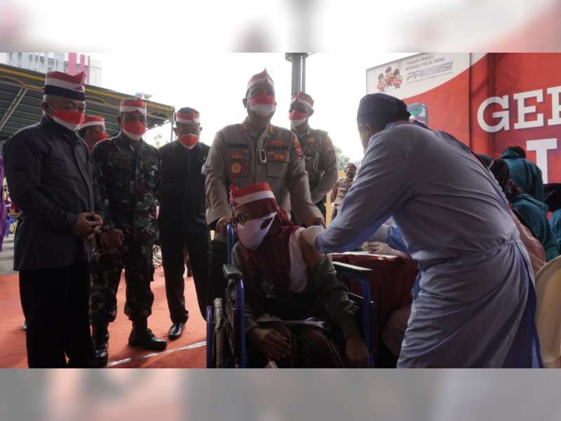 Serbuan Vaksinasi Merdeka Semeru Polres Bojonegoro Sasar Penyandang Disabilitas
