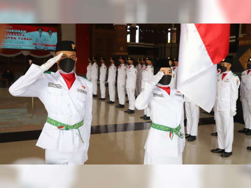 Bupati Aditya Halindra Faridzky Kukuhkan Anggota Paskibraka Kabupaten Tuban 2021