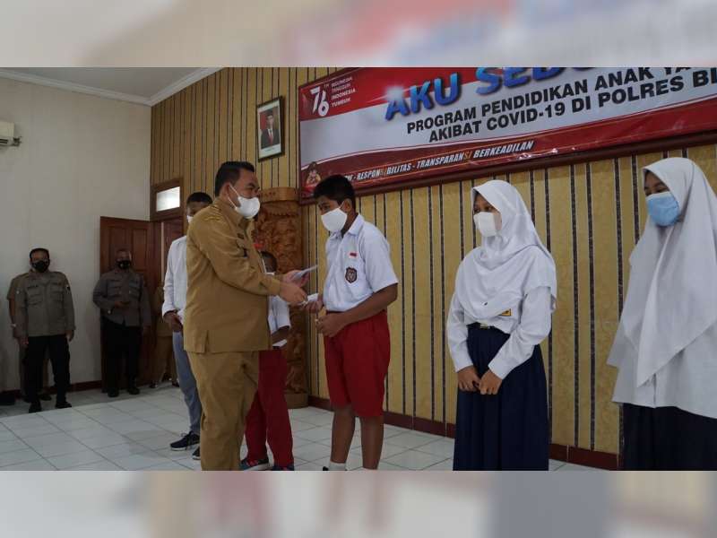 Yatim Piatu Korban COVID-19 di Blora Terima Santunan dan Beasiswa Pendidikan