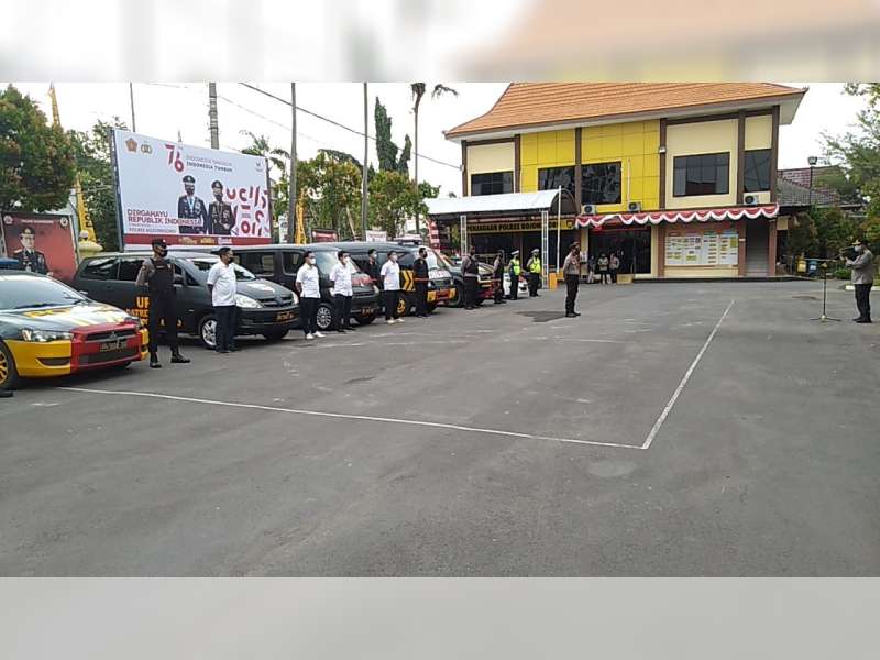 Polisi Bojonegoro Cek Kesiapan Pemindahan Pasien Isolasi Mandiri ke Isolasi Terpusat