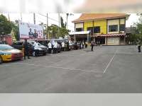 Polisi Bojonegoro Cek Kesiapan Pemindahan Pasien Isolasi Mandiri ke Isolasi Terpusat