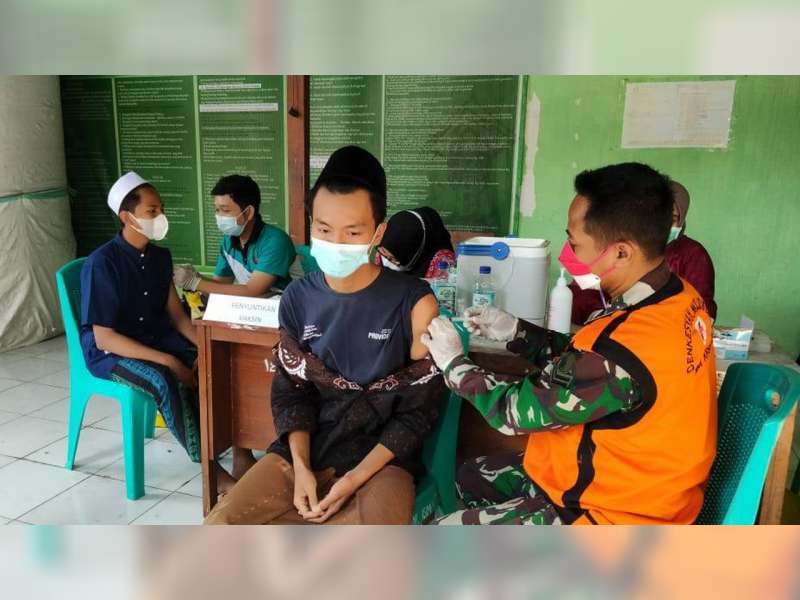 Kodim 0811 Tuban Gelar Serbuan Vaksin dengan Sasaran Santri Pondok Pesantren