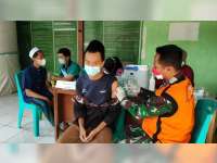 Kodim 0811 Tuban Gelar Serbuan Vaksin dengan Sasaran Santri Pondok Pesantren