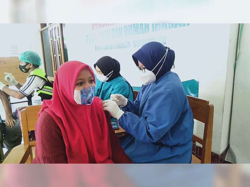 Polres Bojonegoro Gelar Vaksinasi Corona di Pondok Pesantren