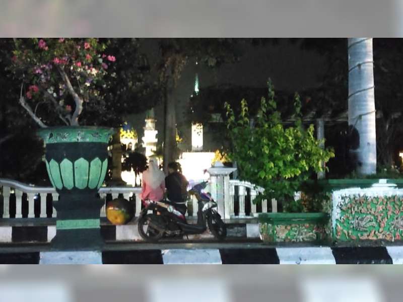 Lampu Penerangan Dimatikan, Alun-alun Tuban Dimanfaatkan Muda-mudi untuk Berpacaran