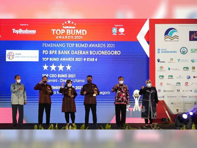 PD BPR Bojonegoro Raih Penghargaan Top BUMD Awards 2021