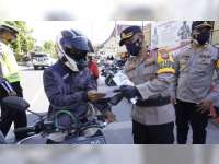 Hari Pertama Operasi Patuh 2021, Polisi Bojonegoro Sebar Brosur
