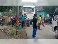 Warga Desa Ngrejeng, Bojonegoro, Hadang Ratusan Pekerja Proyek Gas Jambaran-Tiung Biru