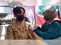 Antisipasi Klaster PTM, Ribuan Pelajar di Bojonegoro Disuntik Vaksin Corona