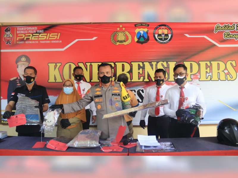 Mengaku Dengar Bisikan Gaib, Pria asal Rengel, Tuban, Bantai Tetangganya Hingga Tewas