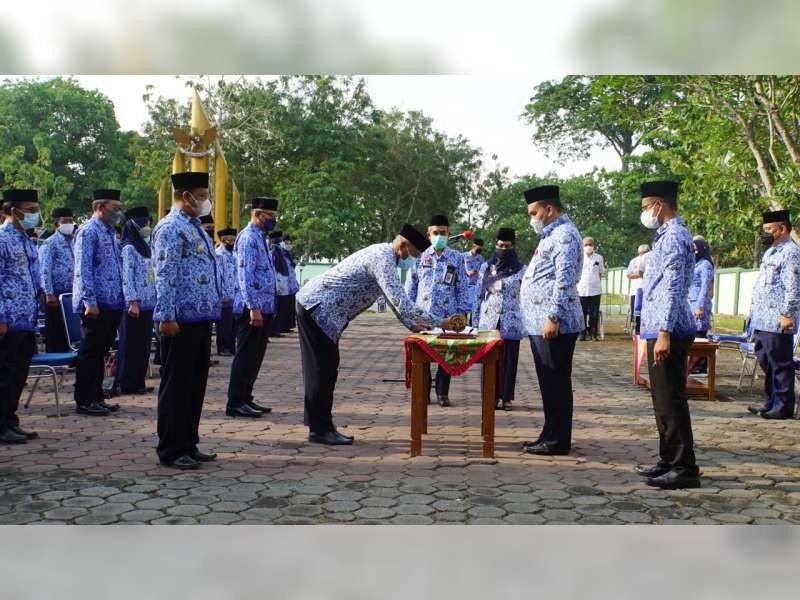 Bupati Lantik Ratusan Pejabat Pemkab Blora di Taman Makam Pahlawan