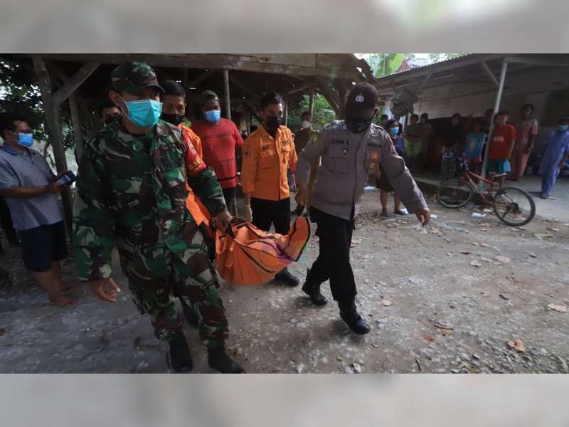 Warga Trucuk, Bojonegoro, Meninggal Dunia Tertimbun Longsoran Tebing Sungai Bengawan Solo