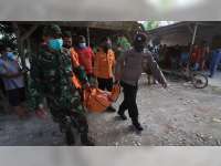 Warga Trucuk, Bojonegoro, Meninggal Dunia Tertimbun Longsoran Tebing Sungai Bengawan Solo