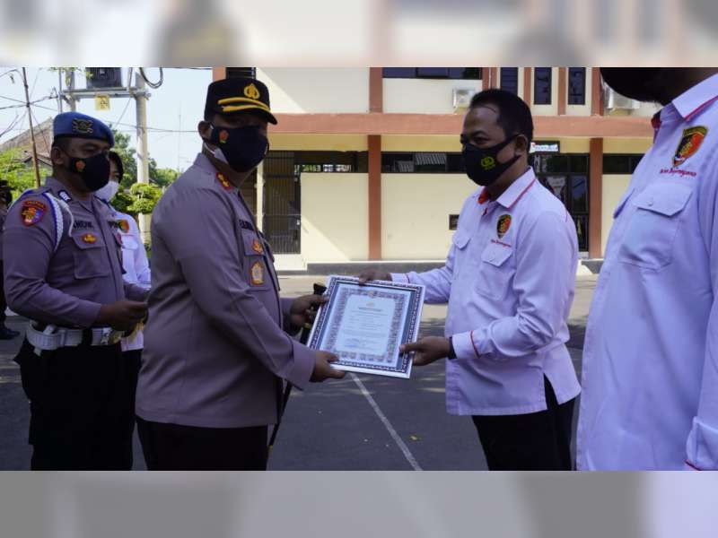 Berhasil Ungkap Kasus Menonjol, 9 Anggota Polres Bojonegoro Terima Penghargaan
