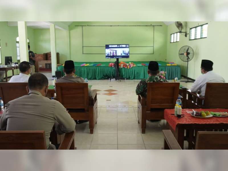 Kapolres Bojonegoro Ikuti Zoom Meeting Serbuat Vaksin Dengan Panglima TNI dan Kapolri
