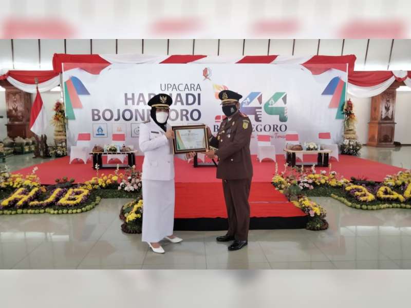 Peringatan HJB Ke-344, Kejaksaan Negeri Bojonegoro Terima Penghargaan