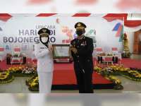 Aktif Tangani COVID-19, Kapolres AKBP EG Pandia Terima Penghargaan dari Pemkab Bojonegoro