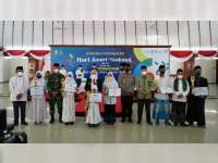 HSN 2021, Bupati Bojonegoro Beri Penghargaan pada 7 Santri Berprestasi
