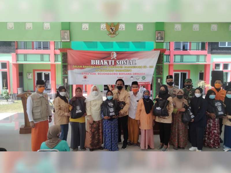 Peringati HJB Ke-344, Pemkab Bojonegoro Bagikan 600 Paket Sembako bagi Warga Kurang Mampu