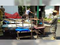 Sejumlah Barang Milik PKL di Gerdu Laut, Tuban, Diamankan Satpol PP