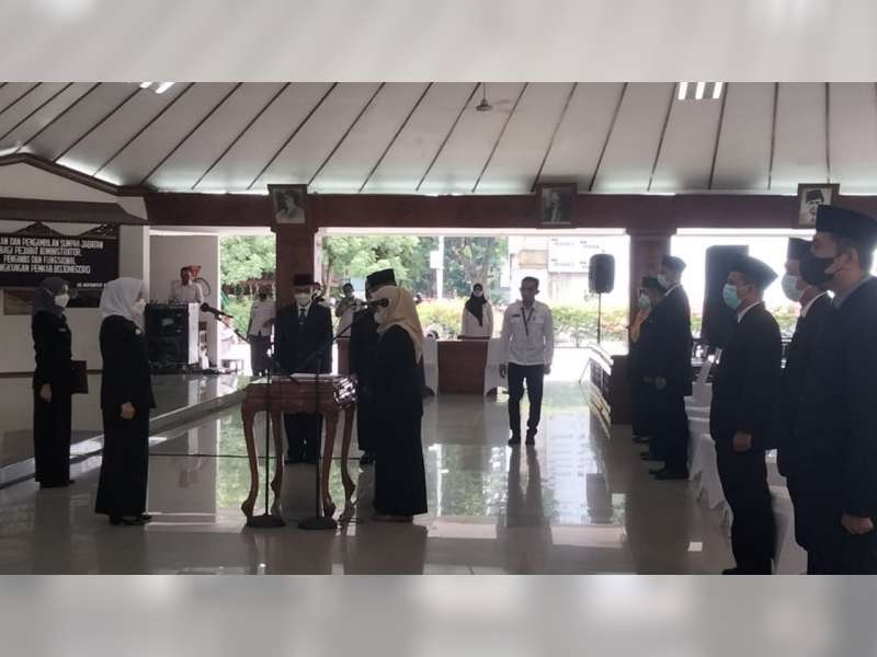 Bupati Bojonegoro Lantik 21 Pejabat dan 11 Kepala Sekolah yang Baru Dimutasi