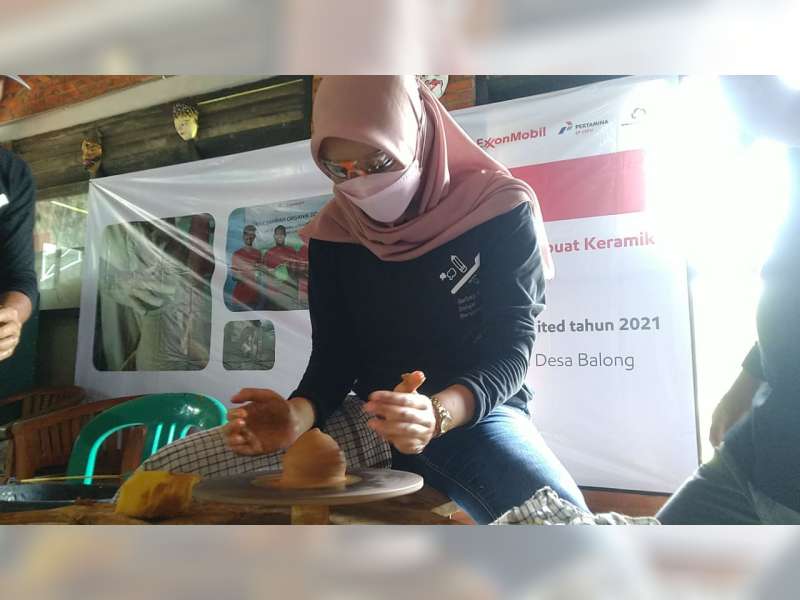 EMCL Gelar Pelatihan Pembuatan Keramik dan Pupuk Organik bagi Warga Desa Balong, Blora