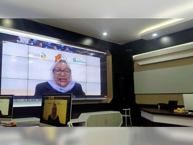 Bupati Bojonegoro Jadi Pemateri dalam Webinar Keterbukaan Informasi yang Digelar Komisi Informasi Jatim