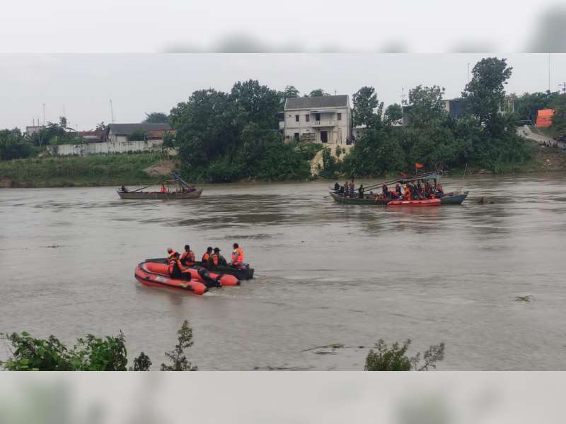4 Orang Belum Ditemukan, Pencarian Korban Perahu Tenggelam di Bengawan Solo Tuban Resmi Dihentikan