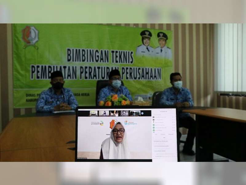 Bupati Bojonegoro Buka Bimtek Pembuatan Peraturan Perusahaan Secara Virtual