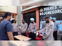 Cegah Penyalahgunaan, Polres Bojonegoro Gelar Pemeriksaan Senjata Api Anggota