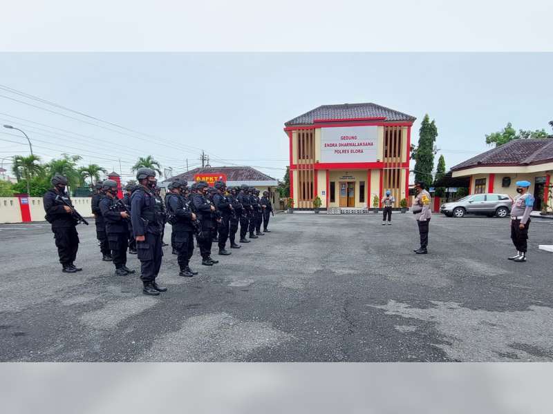 Pastikan Pilkades Serentak 2021 di Blora Aman, Pasukan BKO Brimob Polda Jateng Diturunkan