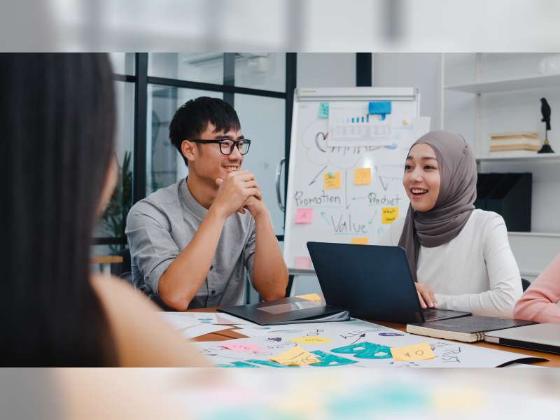 6 Tipe Pekerja Kantoran Saat Momen Gajian, Mana yang Paling “Kamu” Banget?