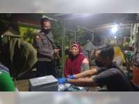 Percepat Vaksinasi Lansia, Pemdes Sonorejo, Bojonegoro, Gelar Vaklsinasi Malam Hari