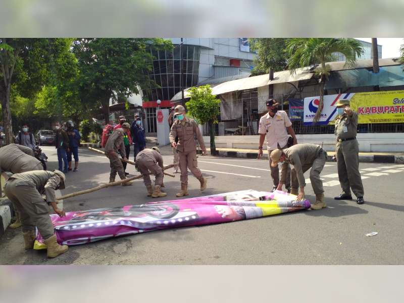 Pemkab Tuban Akan Beri Sanksi Denda Hingga Kurungan pada Pemilik Reklame Tak Berizin