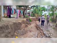 Tanggul Sungai Bengawan Solo di Kanor, Bojonegoro Ambles, Ratusan Rumah Warga Terdampak