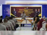 Kapolres Bojonegoro Beri Arahan pada Anggota dan Bhayangkari dalam Bermedia Sosial