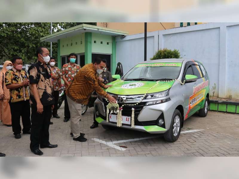 Bupati Arief Rohman Resmikan Kendaraan Layanan Antar Pasien dan Obat RSUD Blora