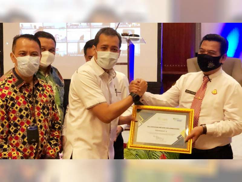 Kejaksaan Negeri Bojonegoro Terima Penghargaan dari BPJS Ketenagakerjaan Jawa Timur