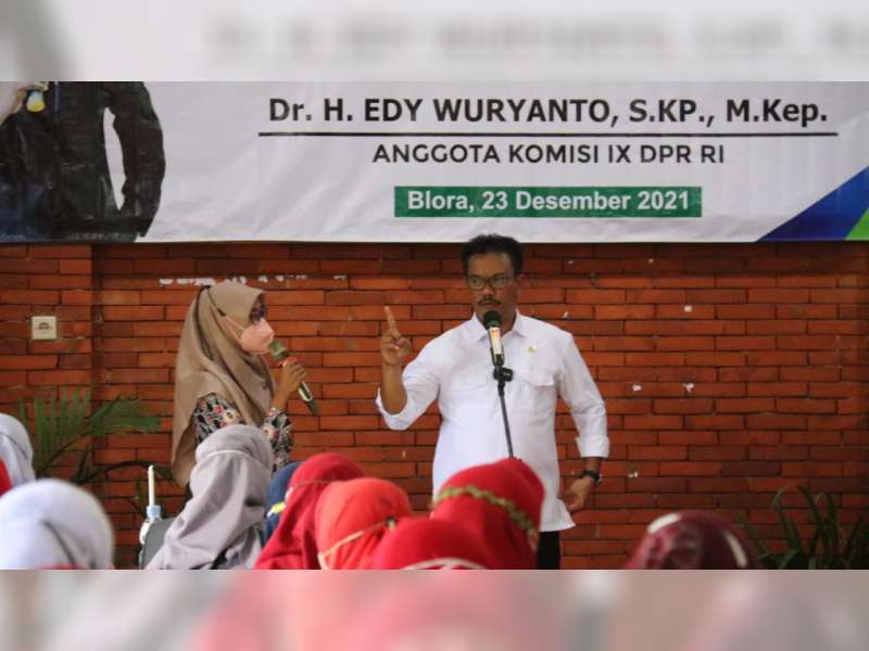 Anggota Komisi lX DPR RI Ajak Bidan di Blora Ikut Serta dalam BPJS Ketenagakerjaan