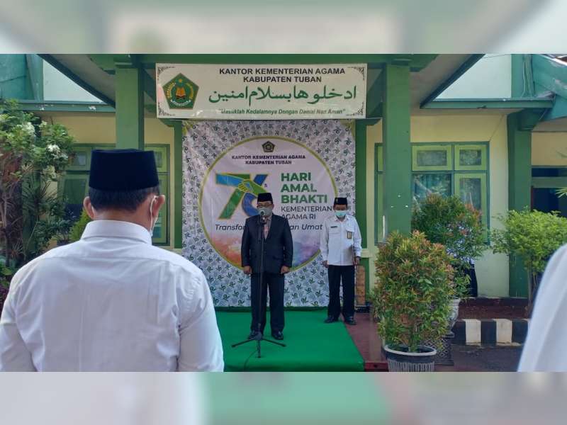 Peringati HAB, Kemenag Tuban Beri Penghargaan pada KUA dan Siswa Berprestasi